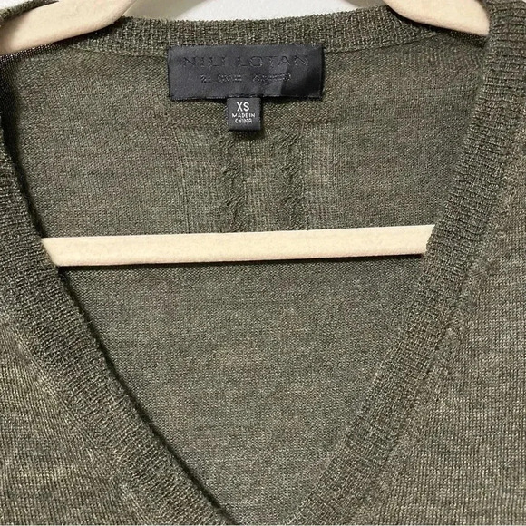 Nili Lotan 100% cashmere army green  v neck sweater - Picture 6 of 6